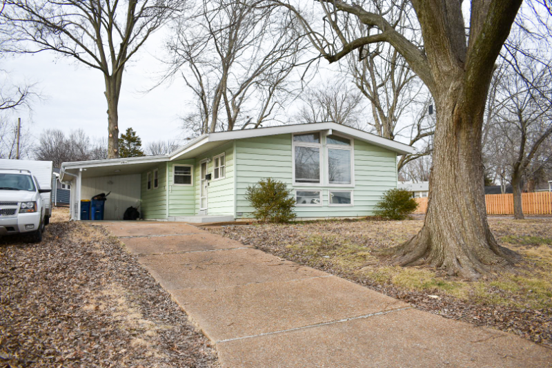 3831 Tipton Dr - Photo 3 of 22