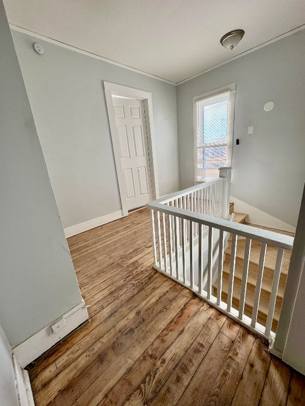 1400 Bemis St Se - Photo 3 of 9