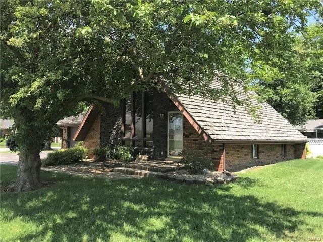 802 Hanover St - Photo 2 of 20