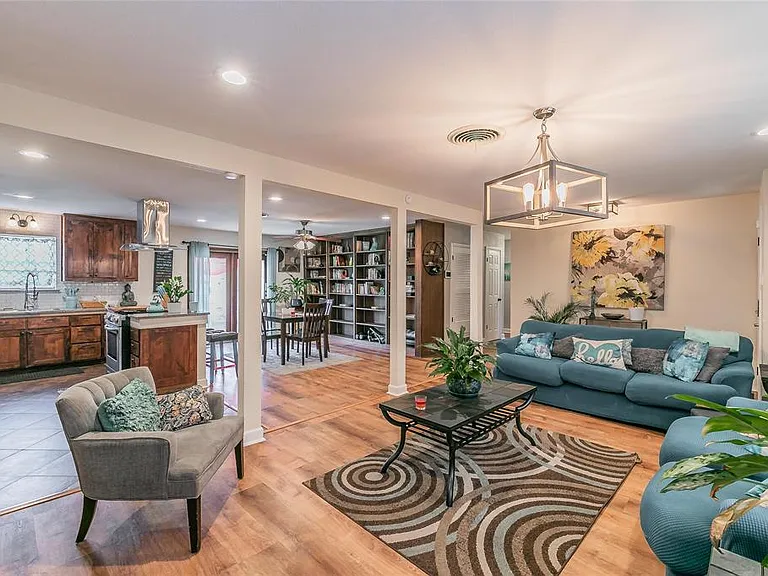 7013 Meadowbrook Dr - Photo 5 of 19