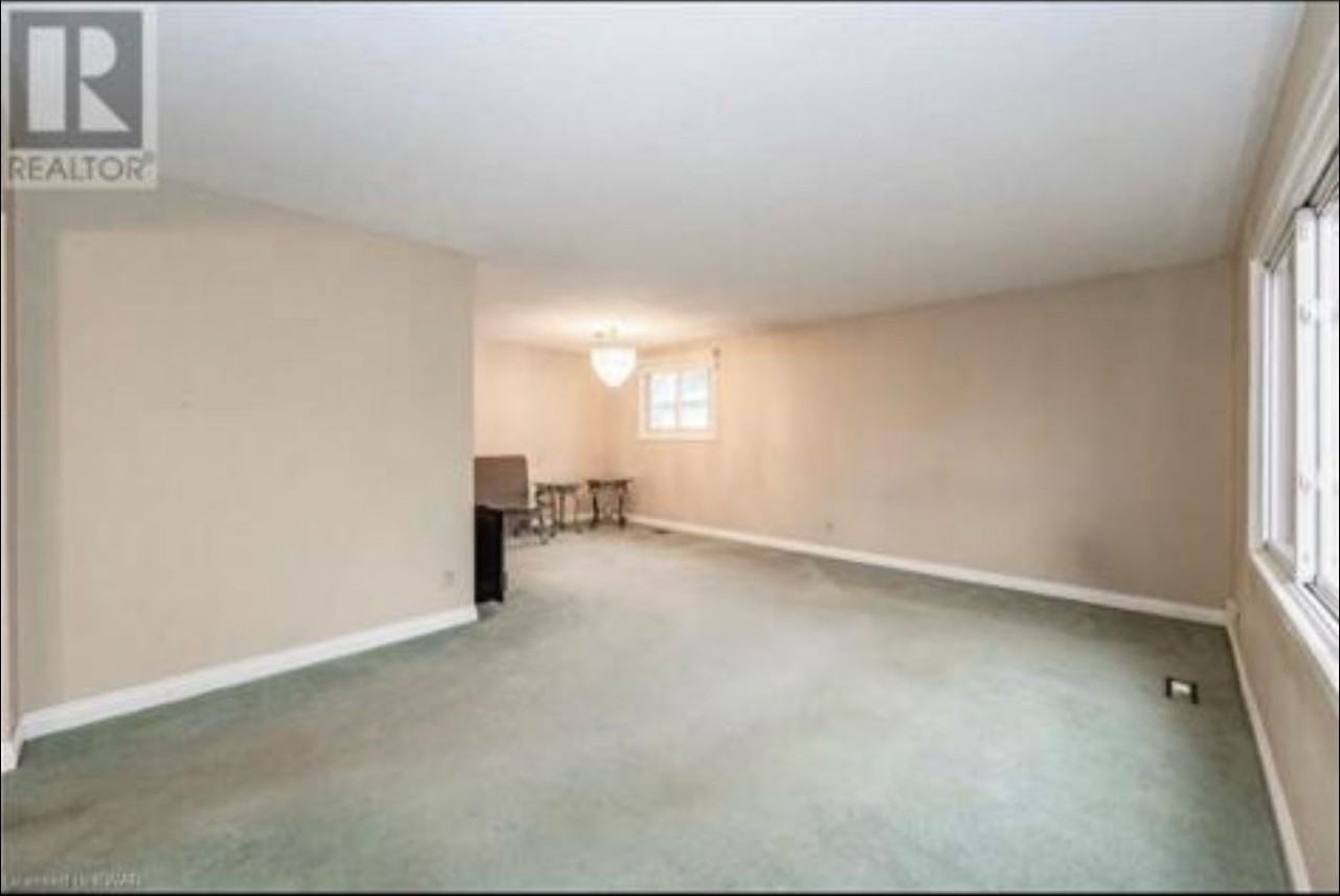 54 Forest Glen Cres Main Fl - Photo 3 of 40