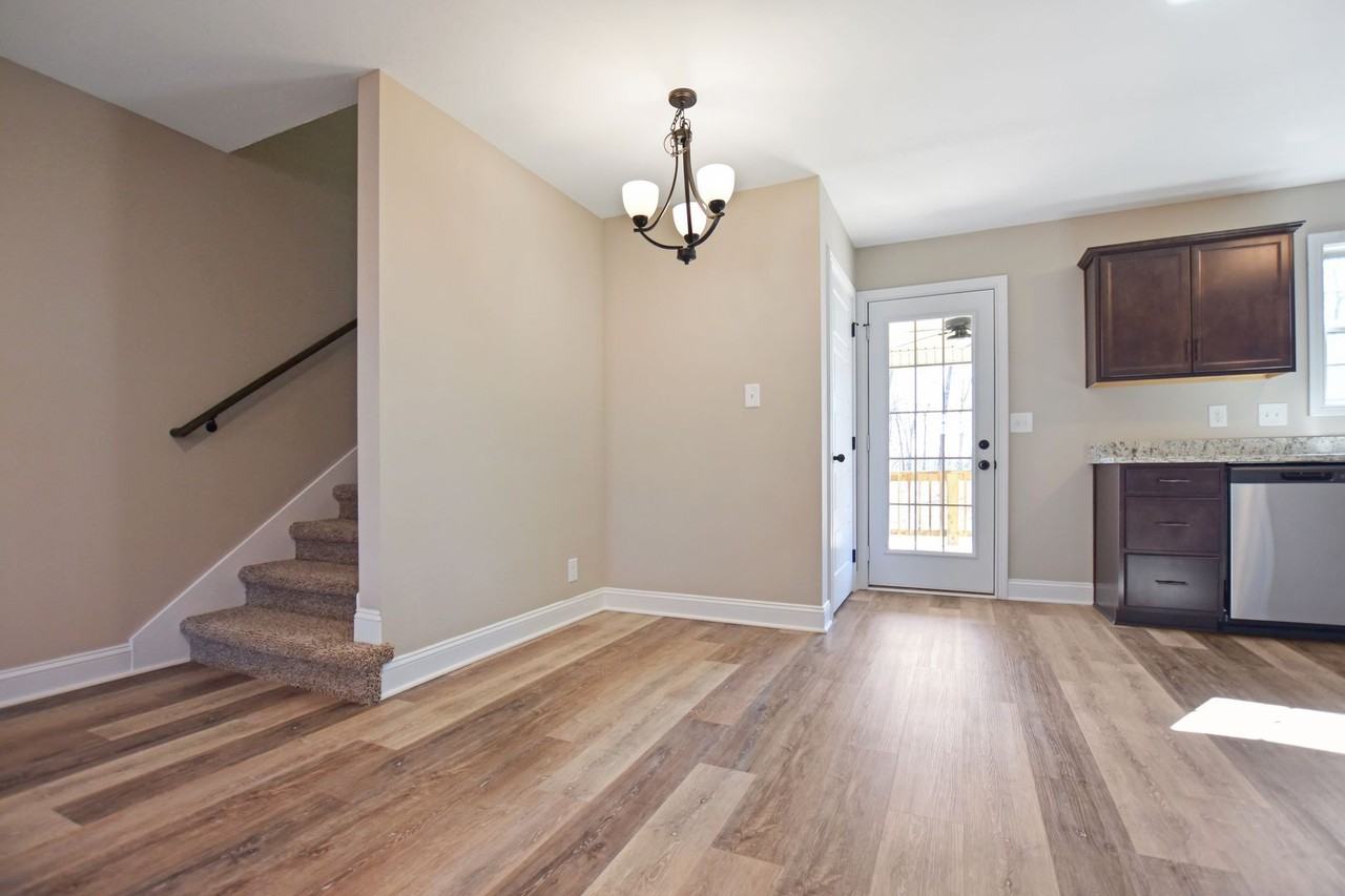 828 Lutz Ln - Photo 6 of 22