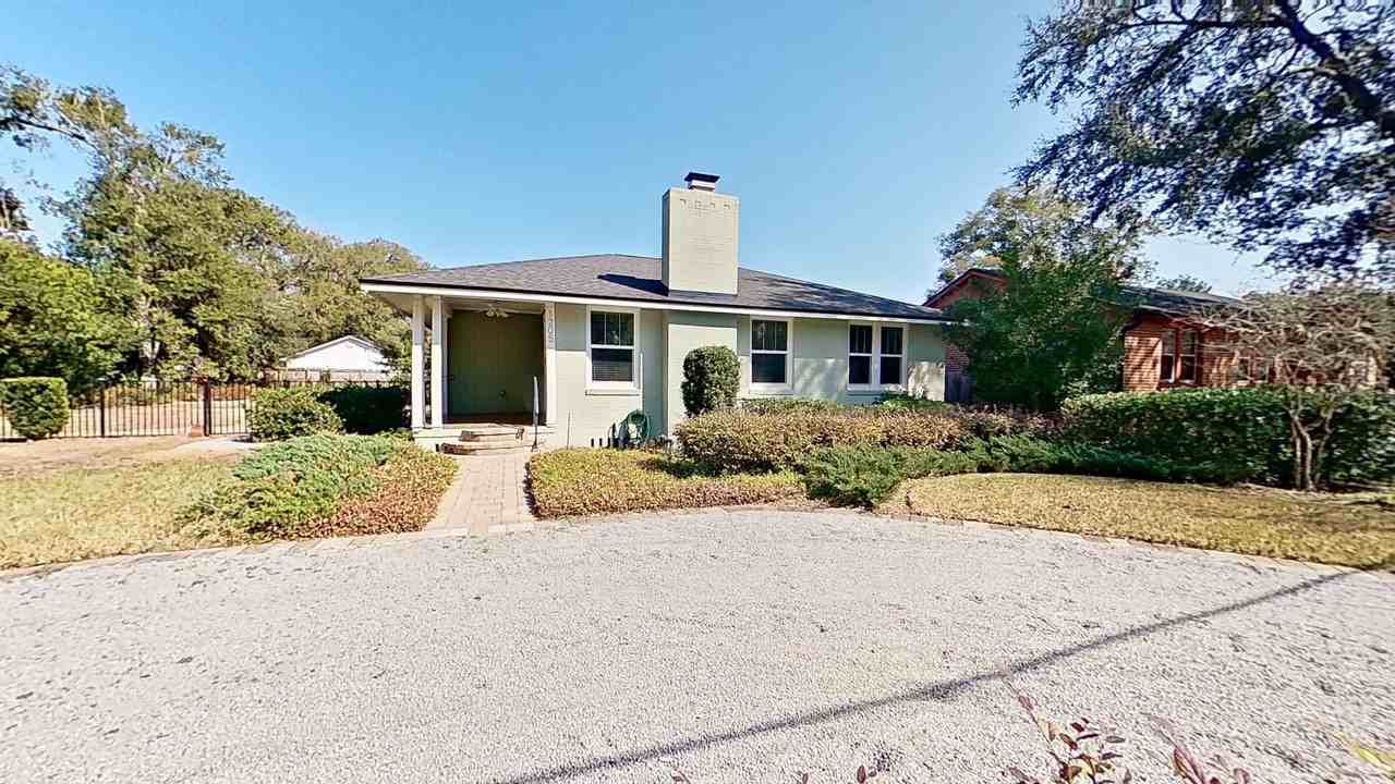 1205 Monterey St - Photo 2 of 25