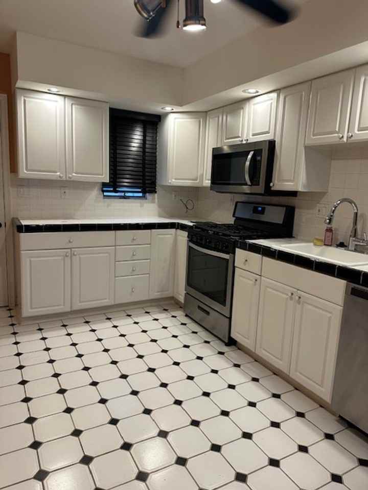 2441 S Woodstock St - Photo 4 of 32