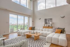 featured image of 200 E 11th St