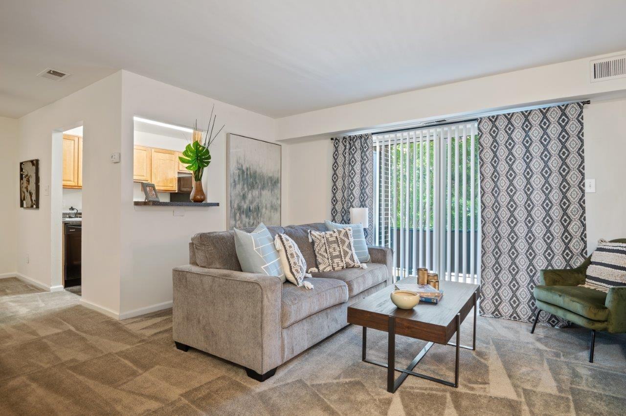 Cedar Gardens and Towers Apartments and Townhomes - Photo 5 of 20