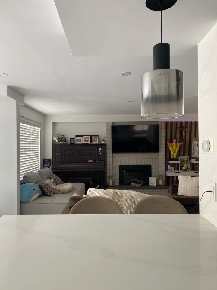 2302 Wildwood Crescent - Photo 3 of 7