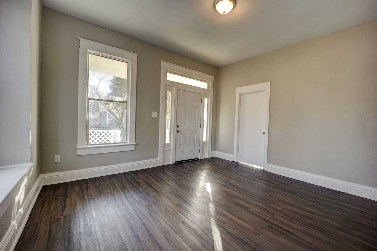 723 N 35th St - Photo 2 of 15