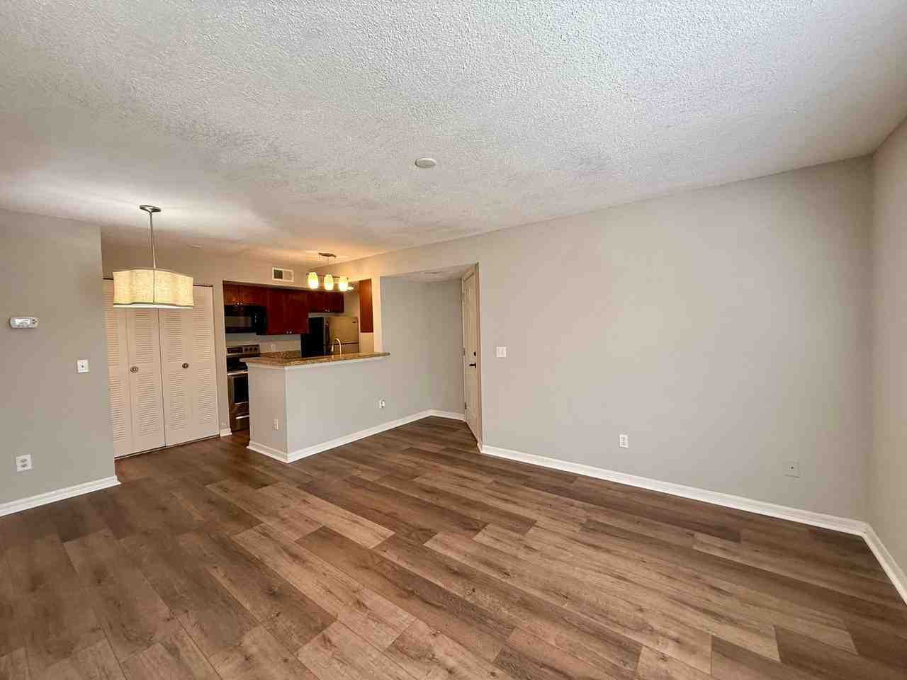 5108 Conroy Rd - Photo 4 of 34