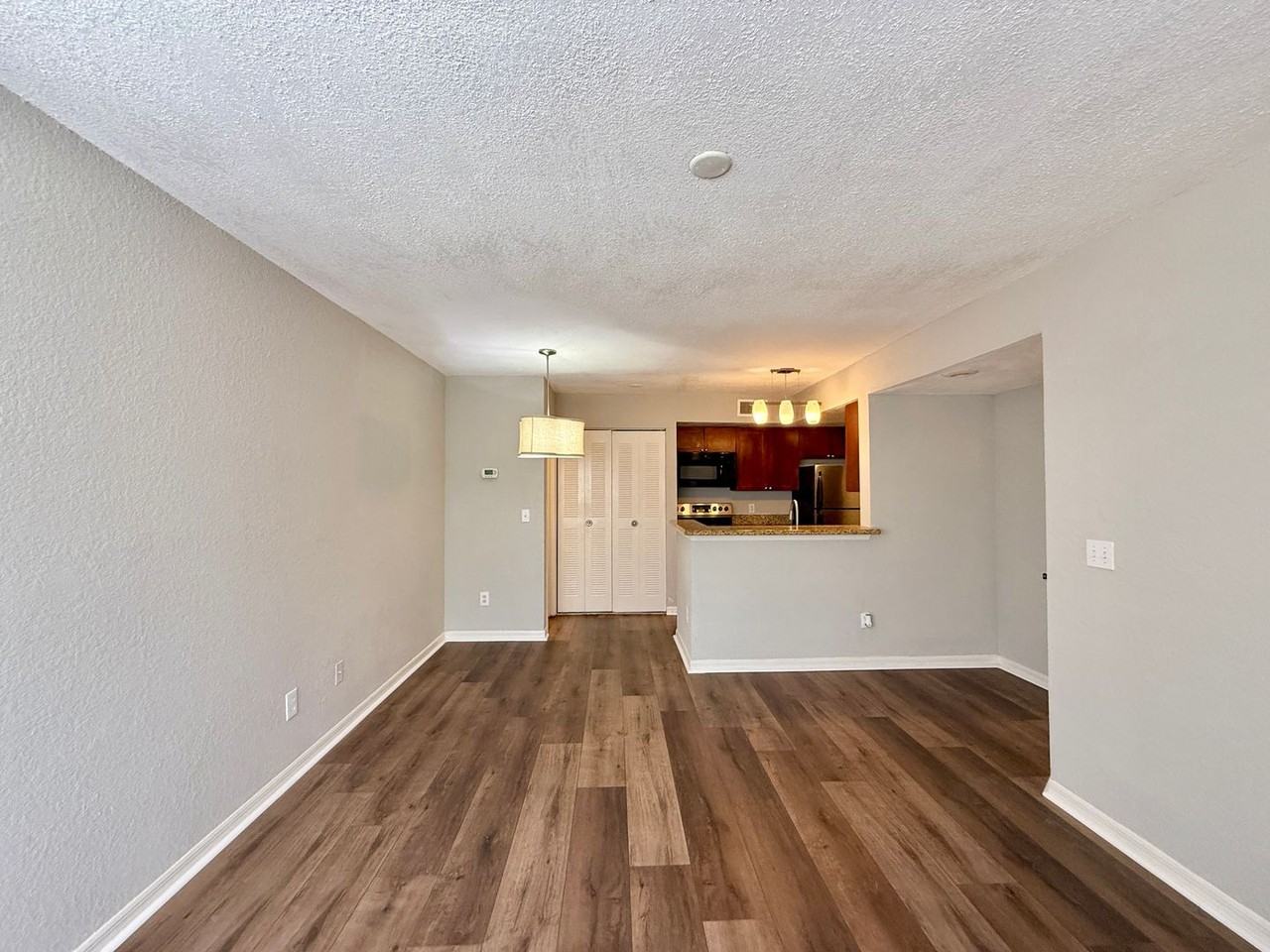 5108 Conroy Rd - Photo 5 of 34