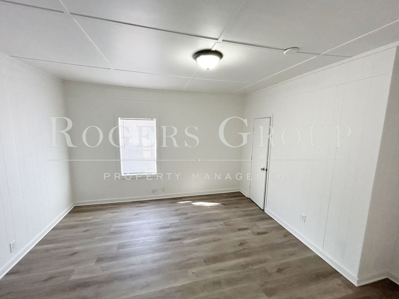 851 Elm St - Photo 3 of 6