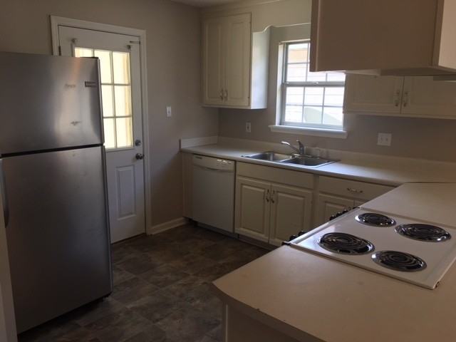 3009 Asbury Cir - Photo 3 of 9