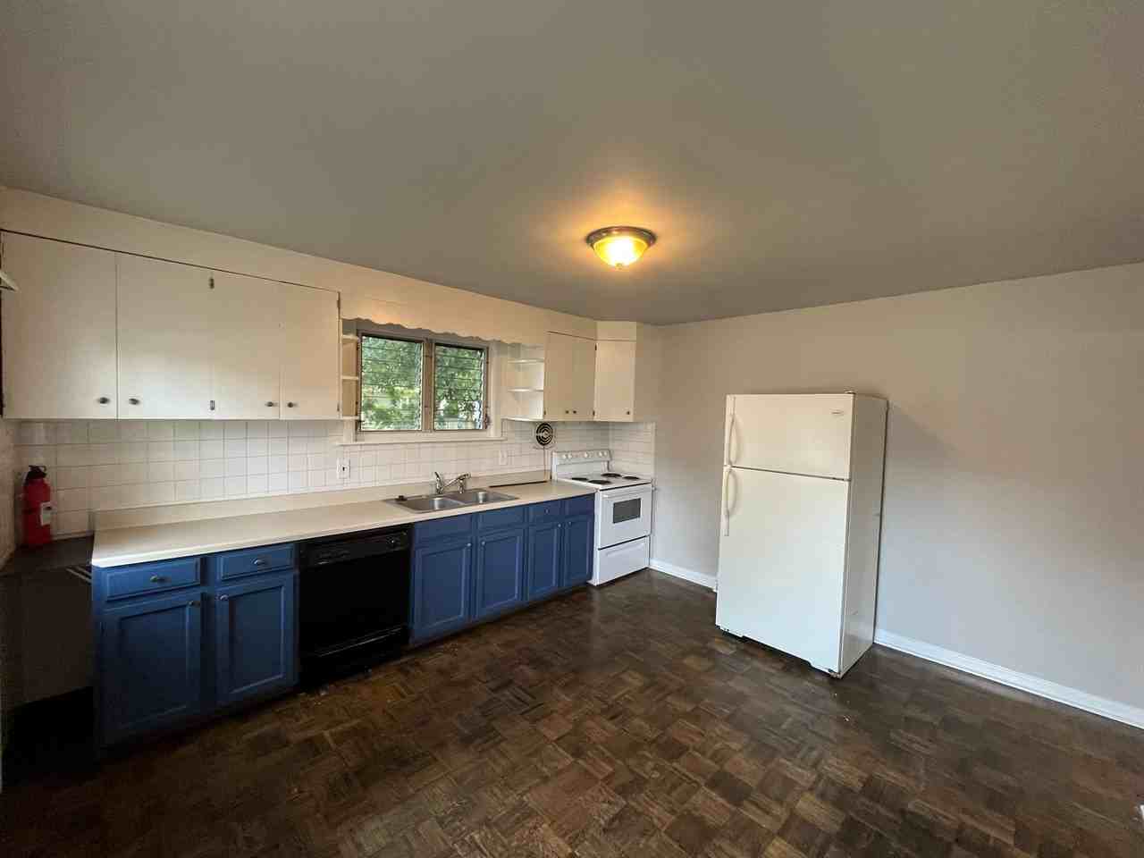 511 Excelsior Ave - Photo 2 of 12