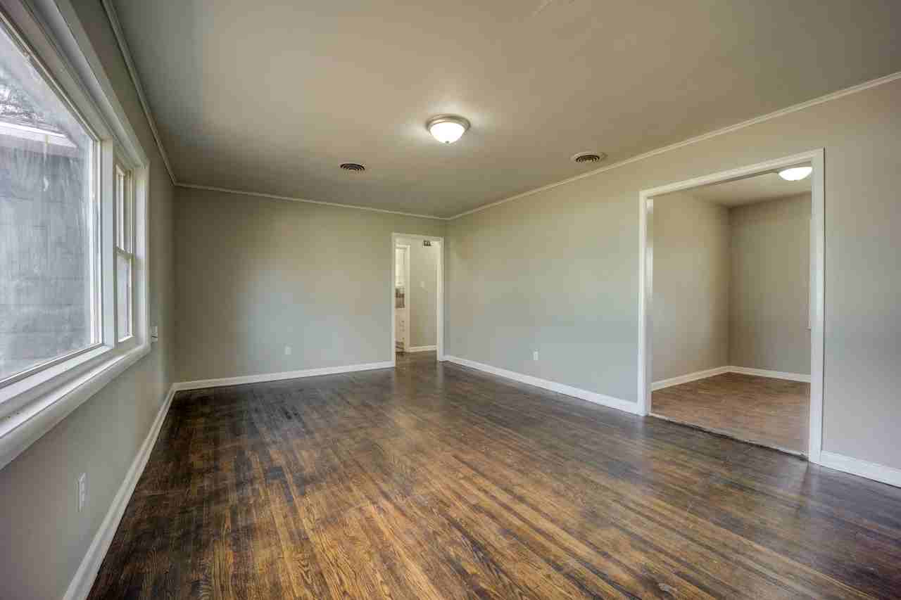 1610 Memphis St - Photo 7 of 20