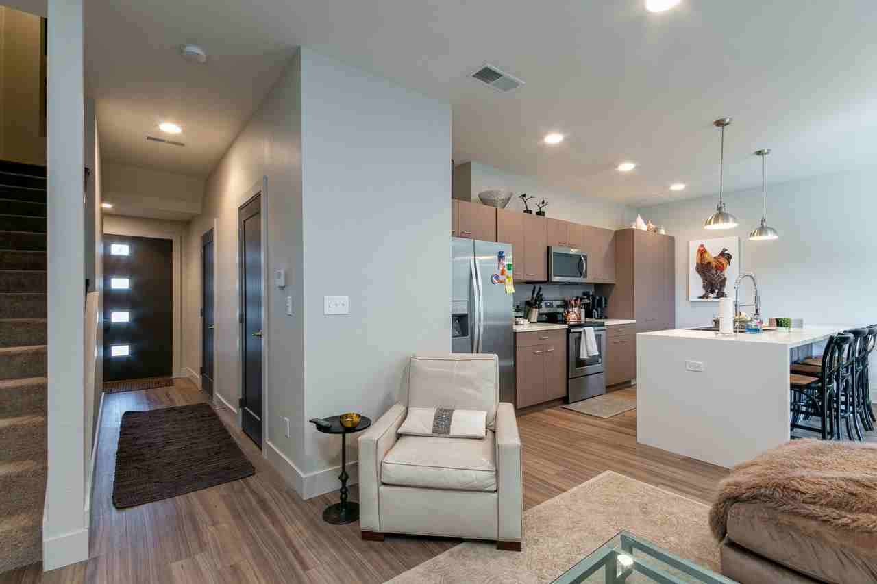 3511 Ocean Cir #E - Photo 3 of 27