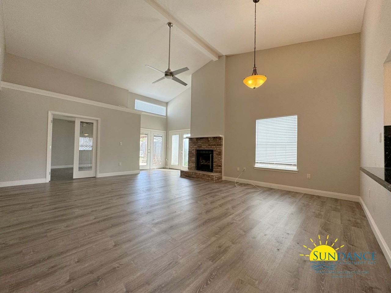 417 Village Ct Nw - Photo 4 of 19