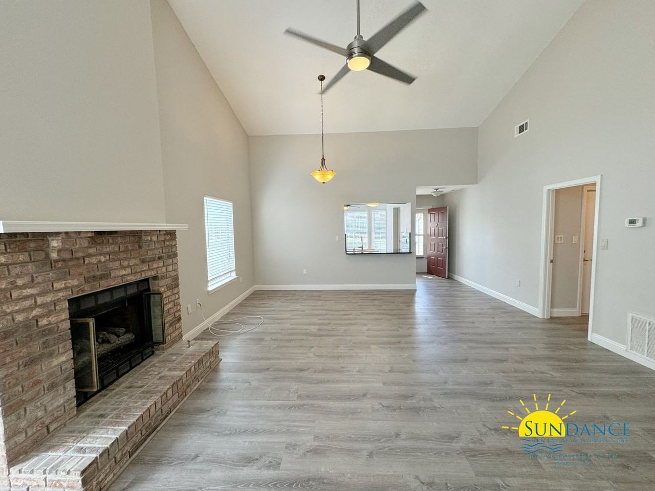 417 Village Ct Nw - Photo 5 of 19