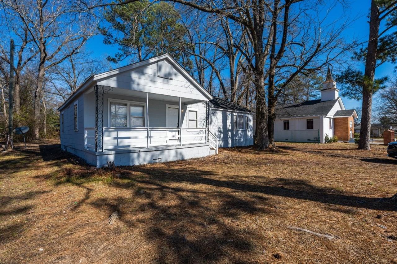 2626 26th St - Photo 3 of 28