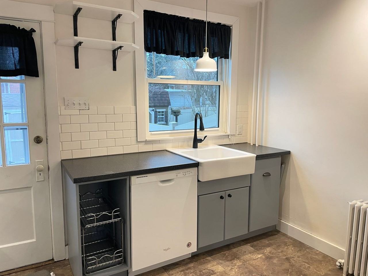 305 Rider Ave - Photo 3 of 34
