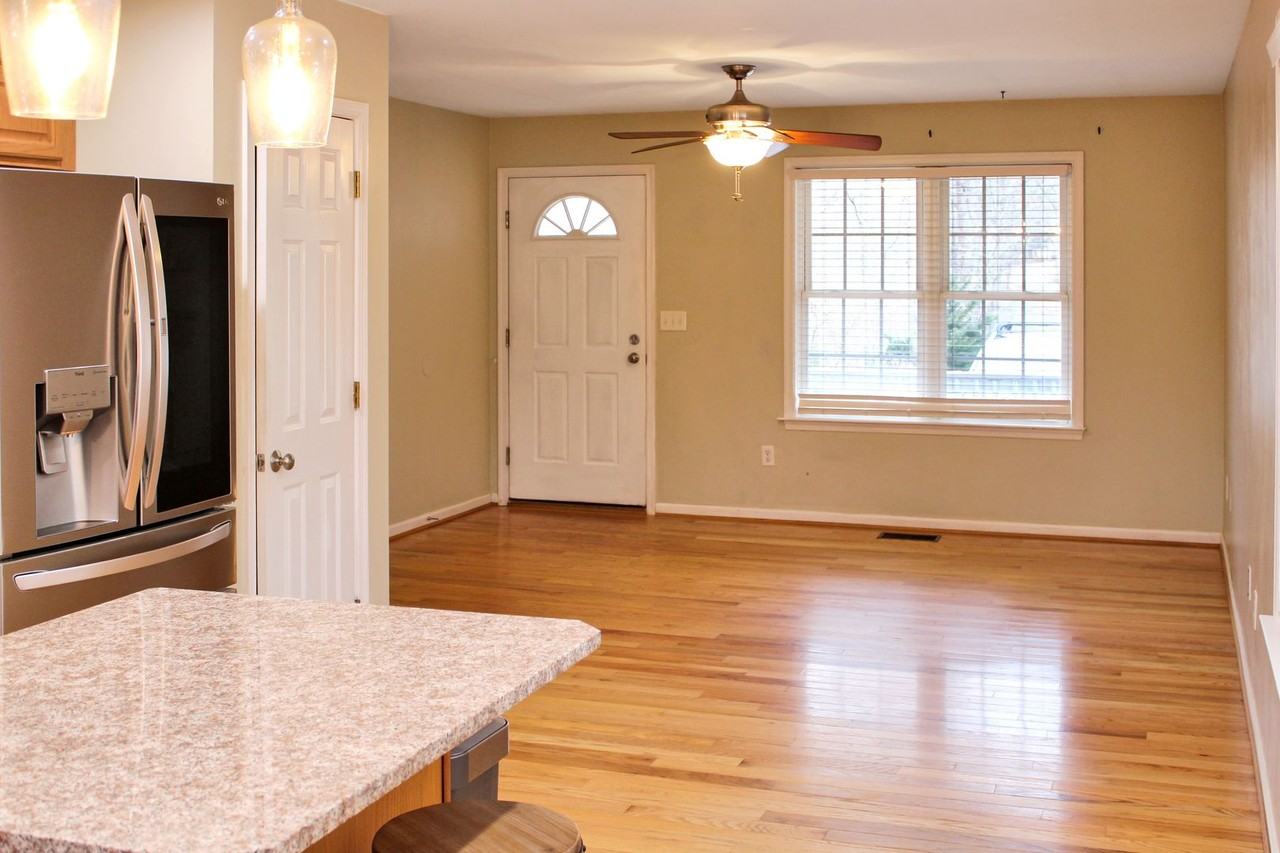 211 Stable Ln - Photo 4 of 22