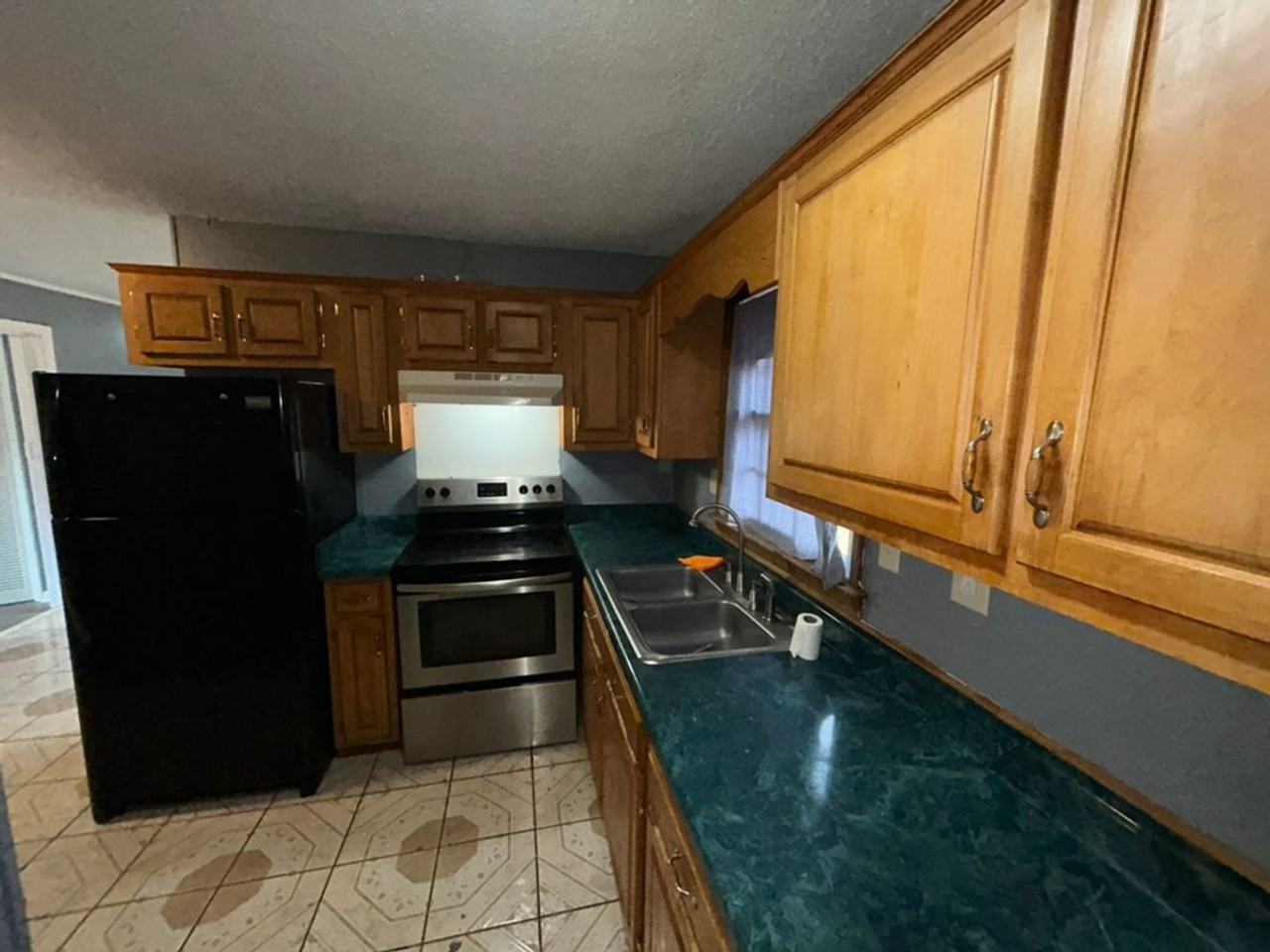 108 Delaware Ct - Photo 2 of 24