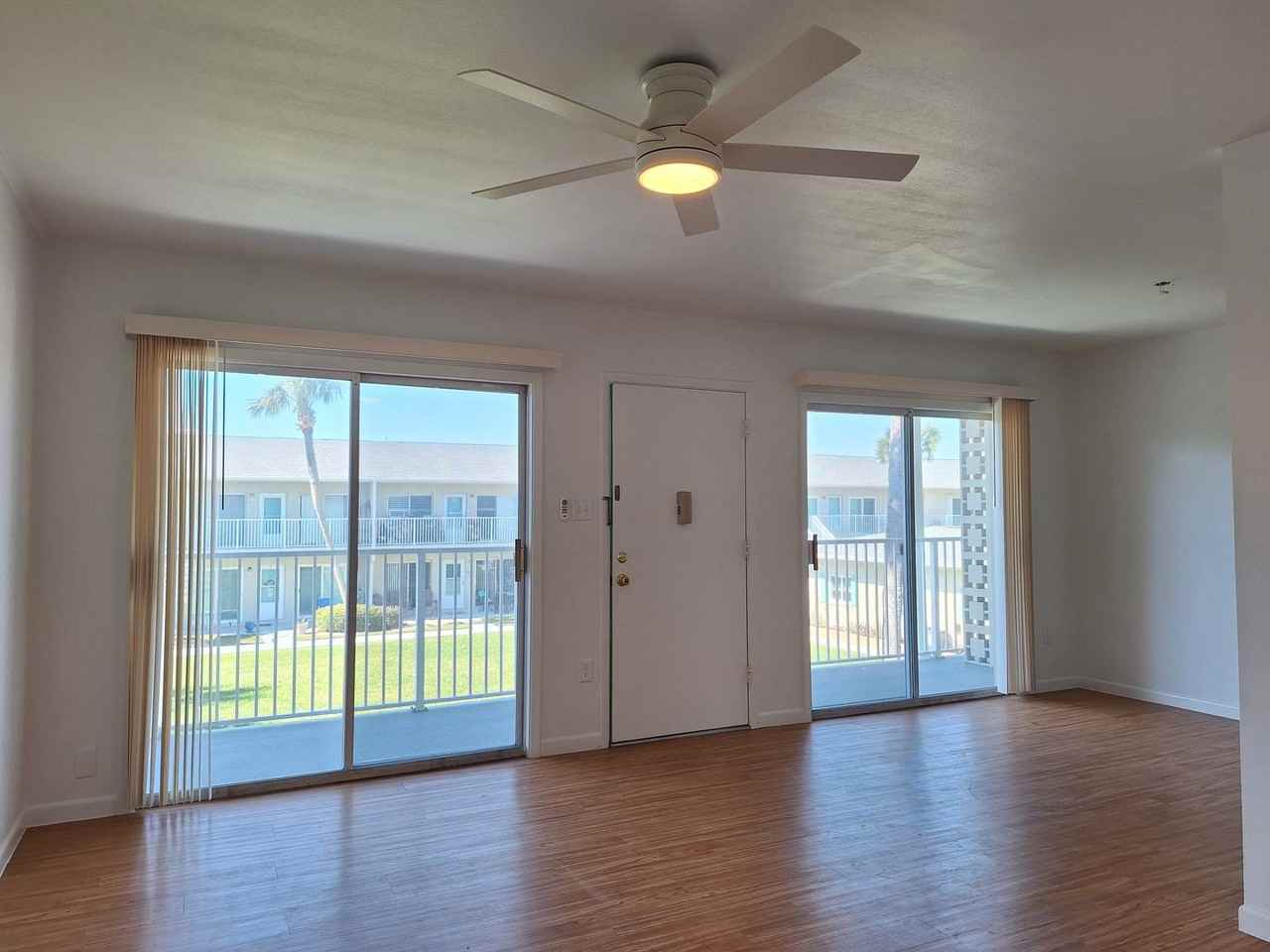 335 N Causeway Apt C22 - Photo 5 of 20