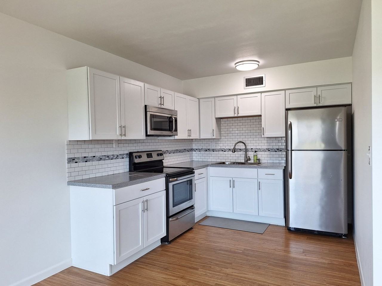 335 N Causeway Apt C22 - Photo 6 of 20