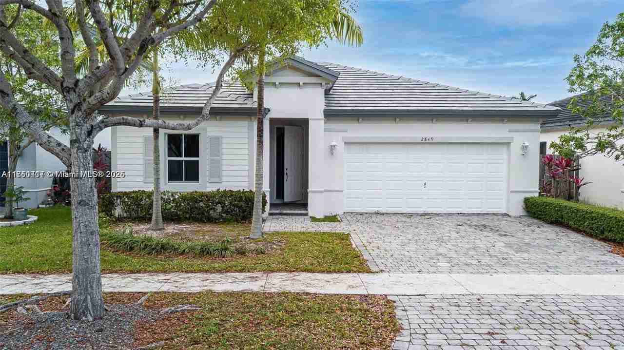 2849 Ne 1st Dr - Photo 2 of 8