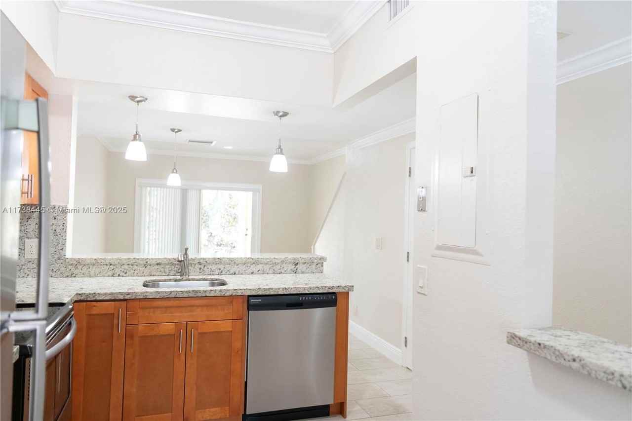 178 Sw 96th Ave #36-4 - Photo 3 of 8