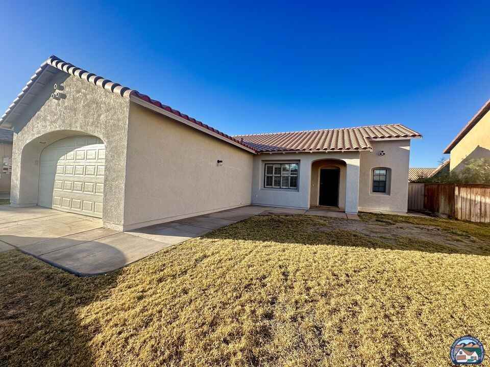 950 Jacaranda Dr - Photo 2 of 12