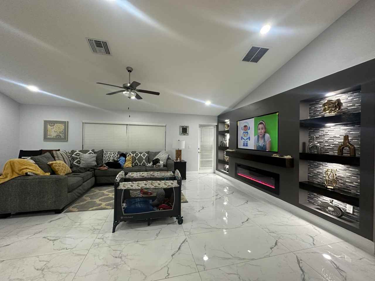 1425 Se Navajo Ln - Photo 2 of 12