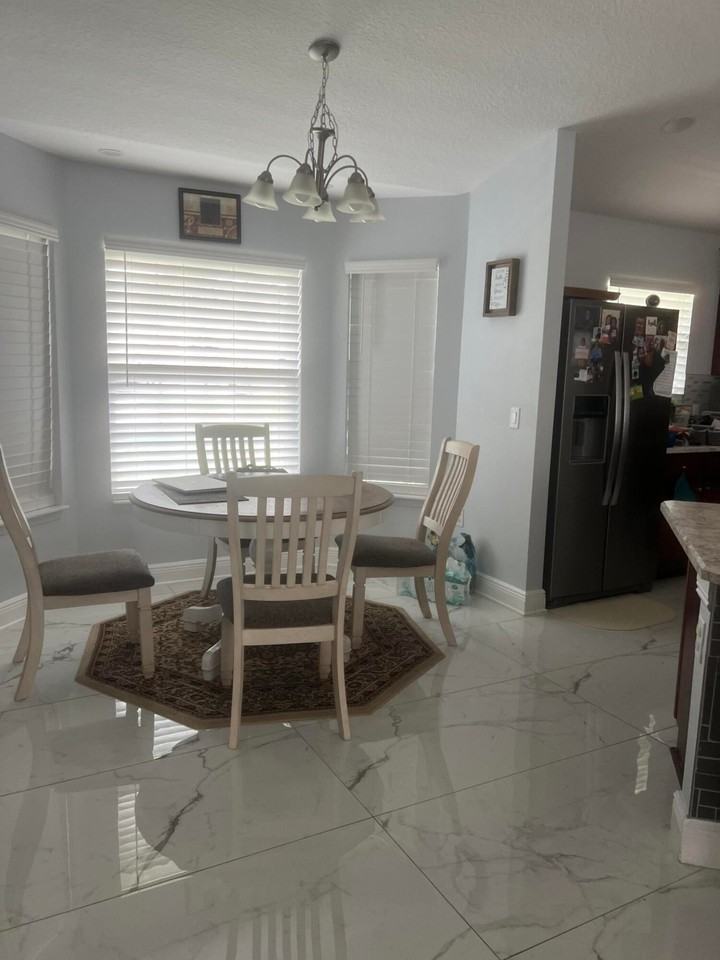 1425 Se Navajo Ln - Photo 4 of 12