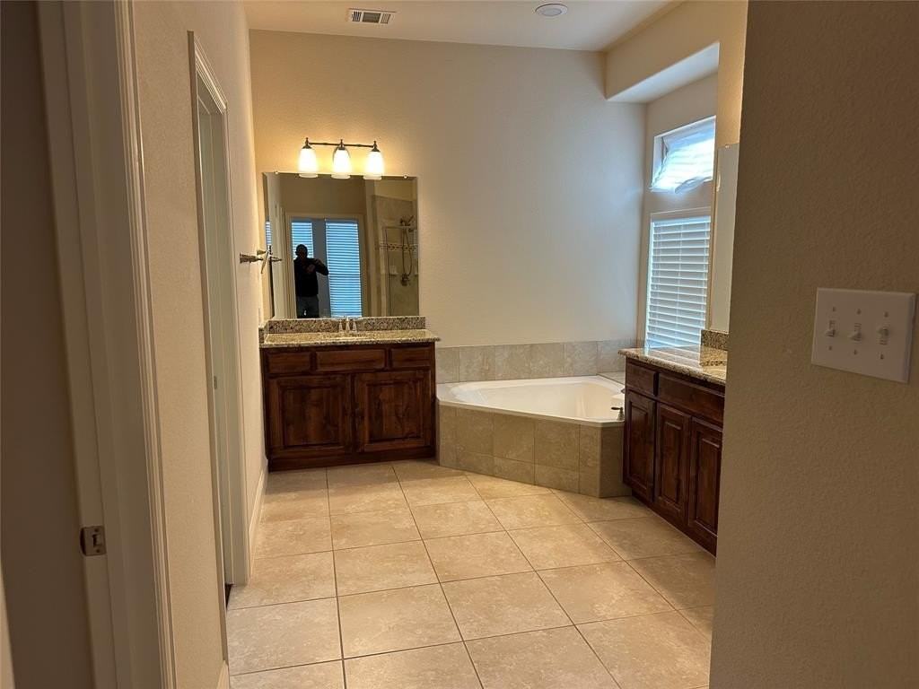 16207 Mapleshade Dr - Photo 4 of 16