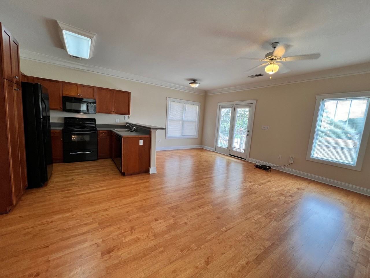 2010 Lakeside Drive - Photo 2 of 9