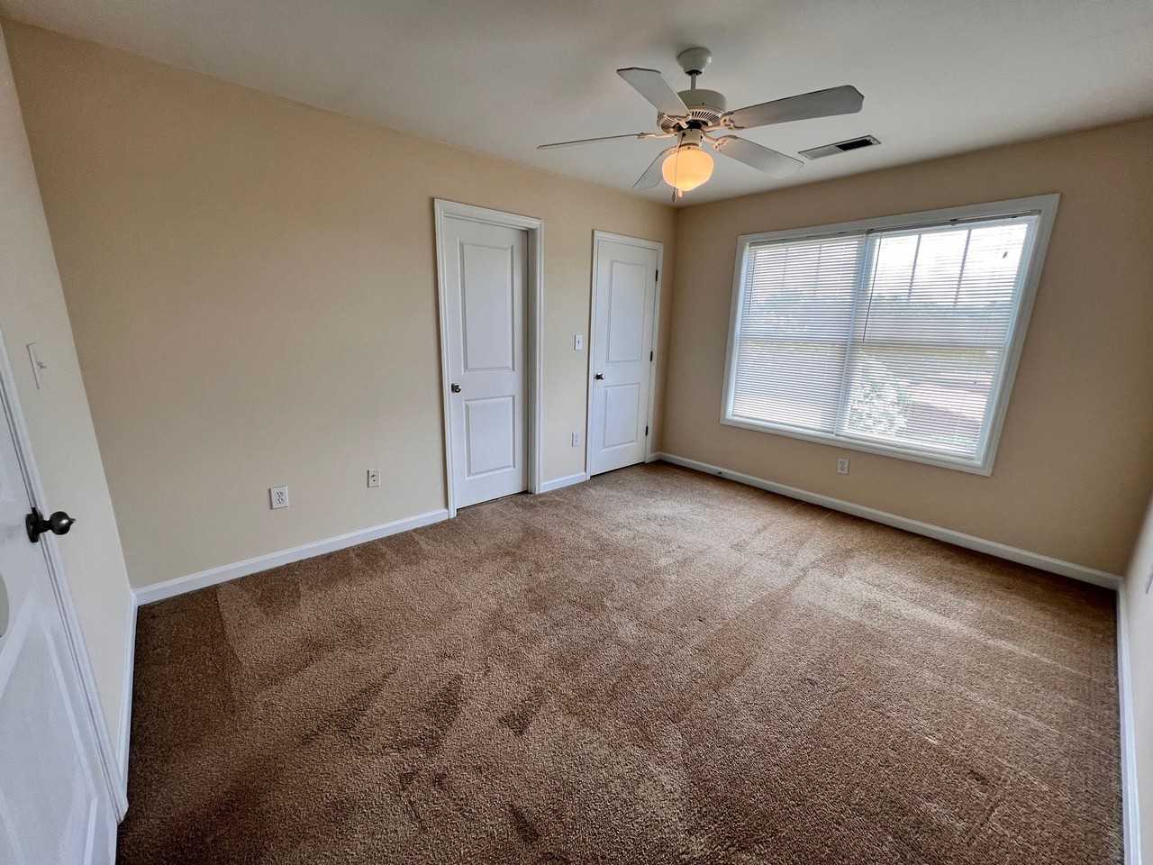 2010 Lakeside Drive - Photo 7 of 9