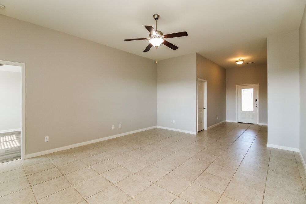 13 Heron Dr - Photo 4 of 16