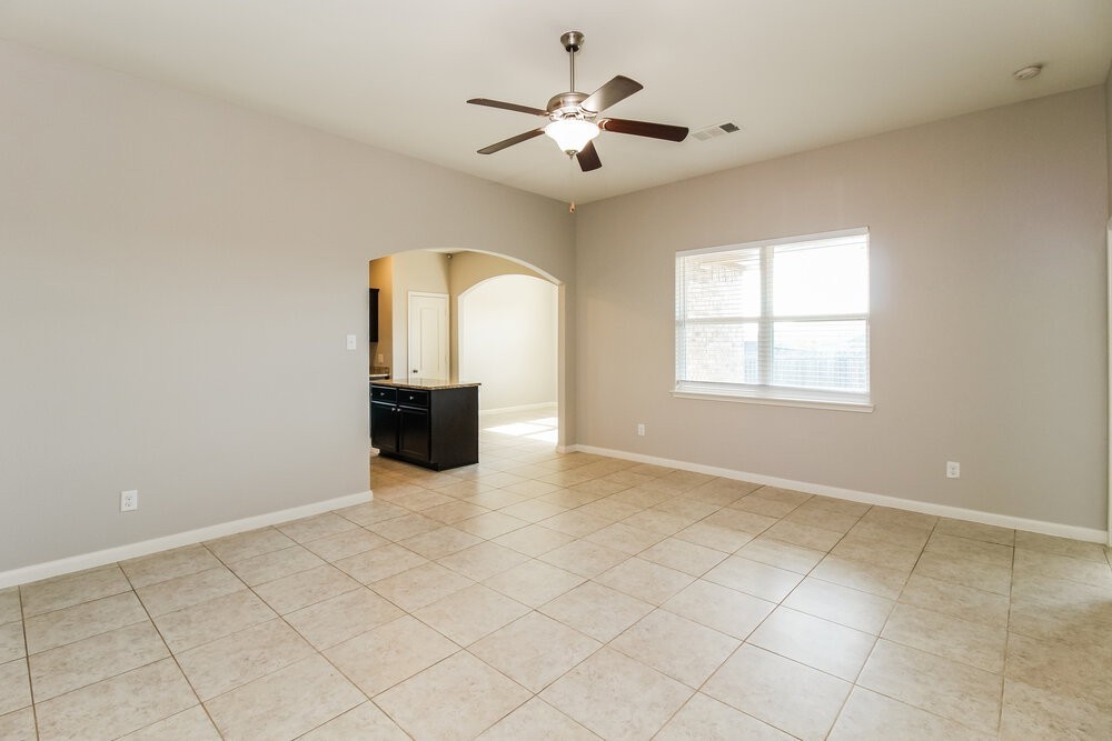 13 Heron Dr - Photo 5 of 16