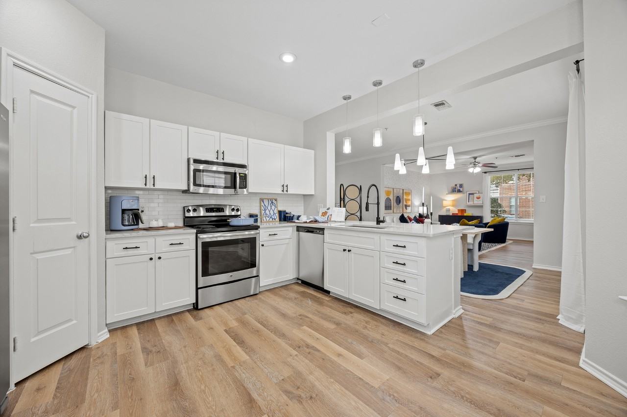 Heritage at Lakeside - Photo 3 of 50