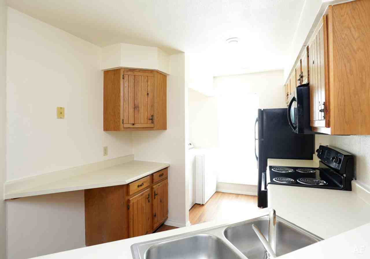 Parkridge Place Apts. - Photo 2 of 6