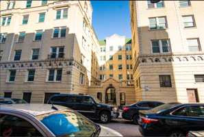 featured image of 1962 E 71st Pl