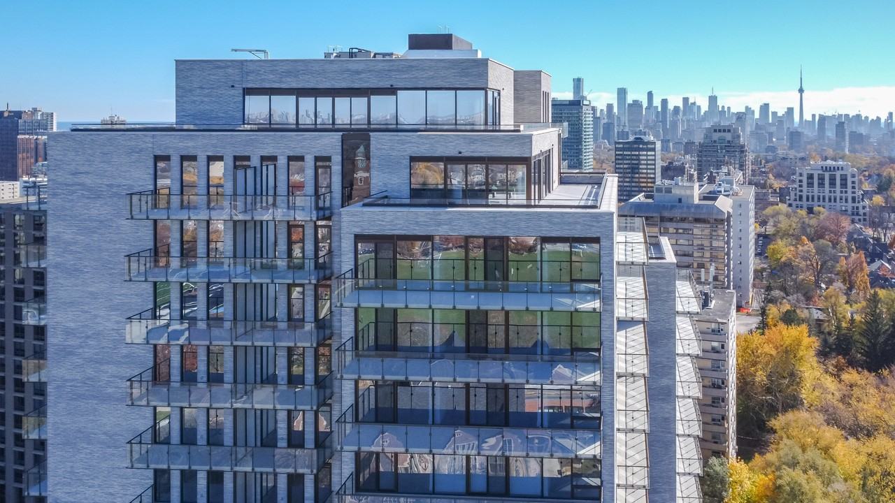 2Fifteen - Photo 2 of 9