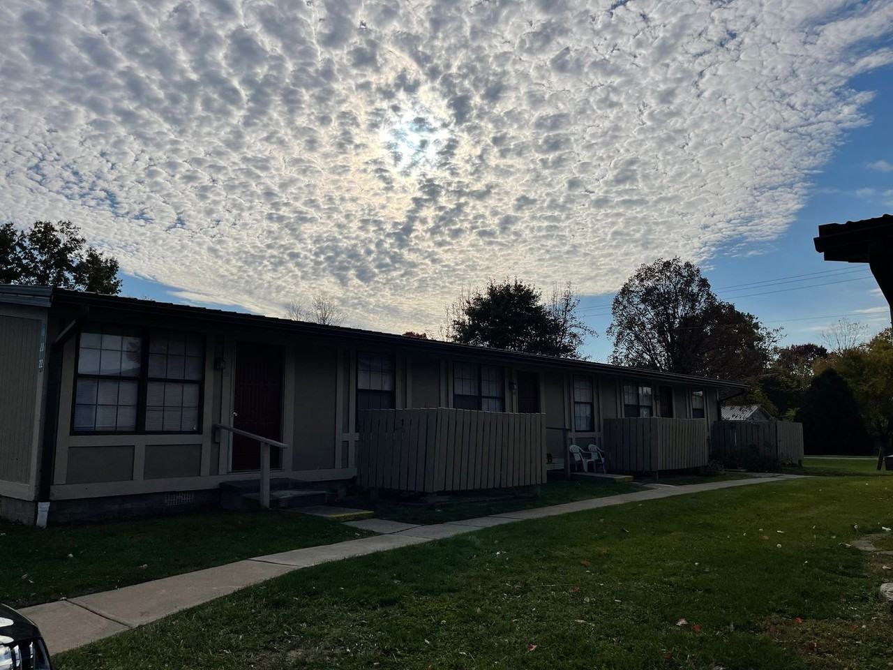 Single Story Living At It's Best!! - Photo 5 of 32