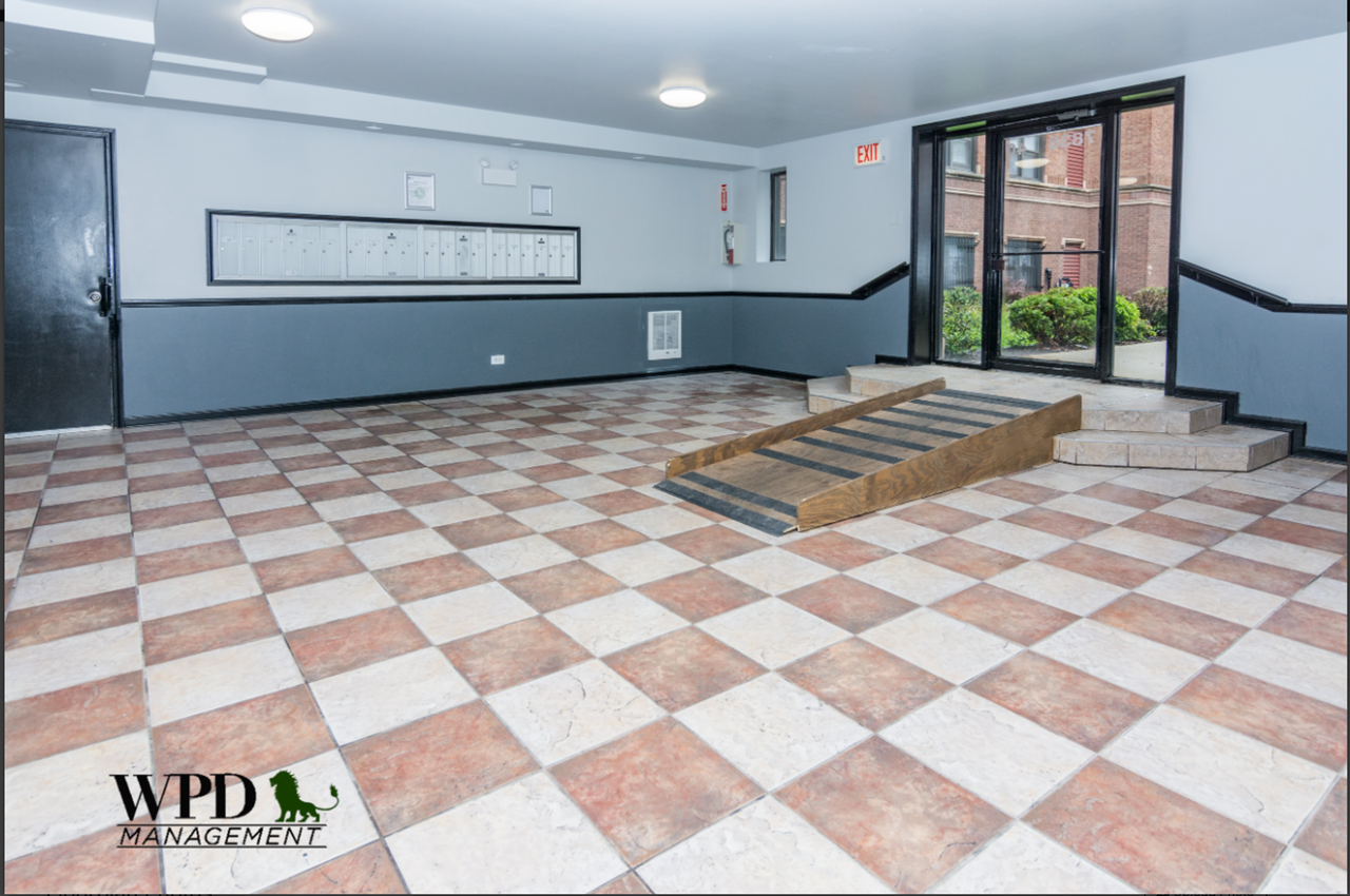 7844 S. Ellis Ave - Photo 4 of 10