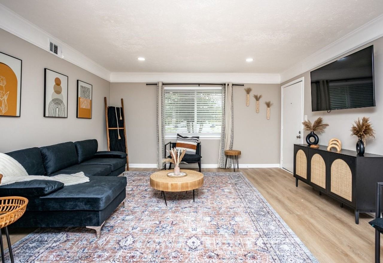 Residences on Riverdale - Photo 3 of 37