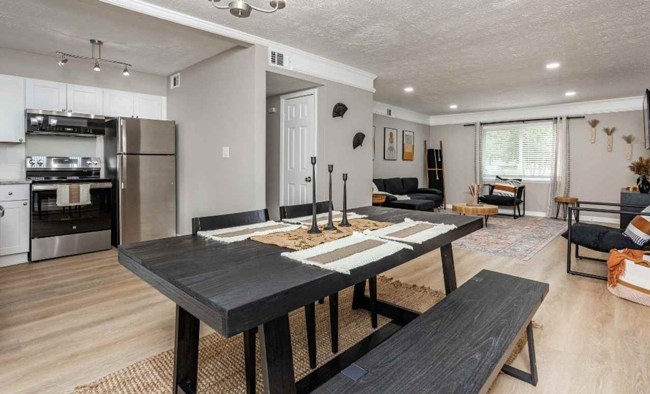 Residences on Riverdale - Photo 6 of 37