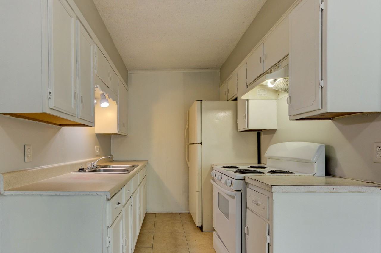 The View: 1 & 2 Bedroom Apartments with All Inclusive Utilities Option - Photo 6 of 48