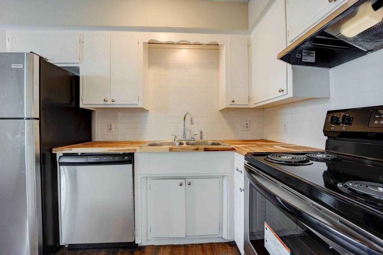 Mill Creek: 1 & 2 Bedroom Apartments with Pool & Clubhouse - Photo 7 of 50