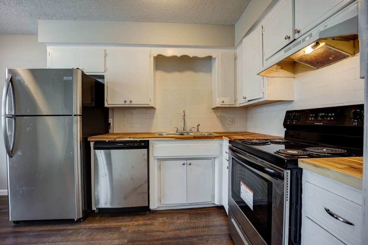 Mill Creek: 1 & 2 Bedroom Apartments with Pool & Clubhouse - Photo 6 of 50