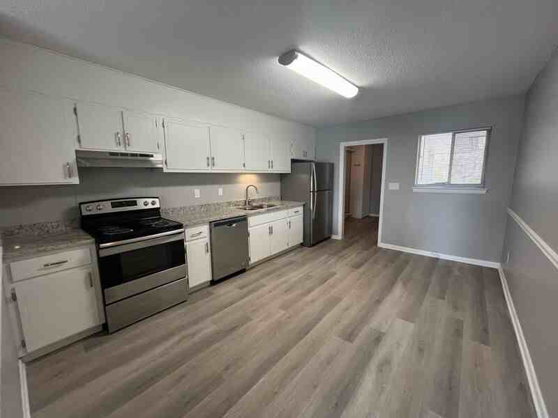 4076 Teakwood Dr - Photo 2 of 13