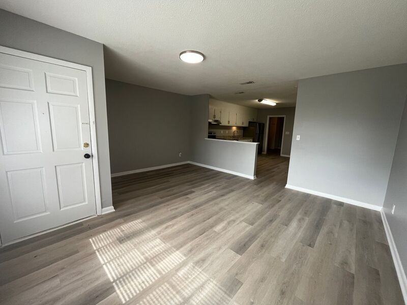 4076 Teakwood Dr - Photo 3 of 13